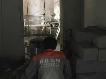 图 北京大兴区拆墙 室内吊顶拆除 水泥墙u开门 北京房屋维修 