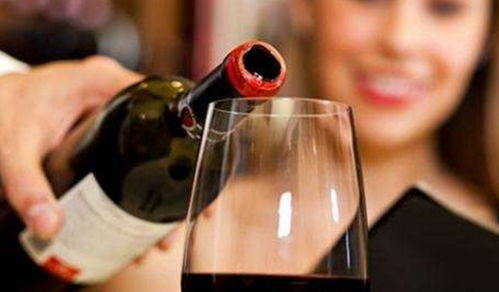 喝红酒可以抗衰老吗 关于喝红酒的一些知识不妨了解