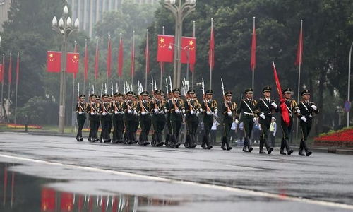 北京升国旗时间几点每天都升吗,揭秘北京升国旗时间：每天的神秘时刻，让你见证庄严的国旗升起！