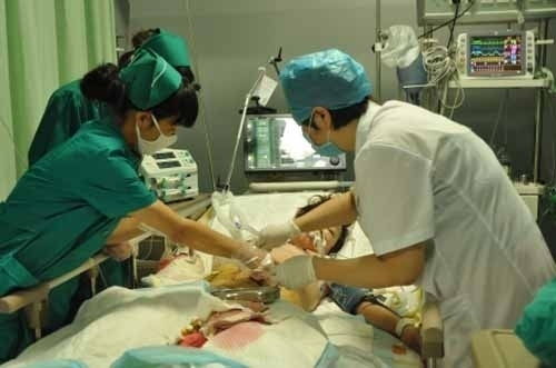 剖腹产视频，贵州贵阳一产妇剖腹产术后观察
