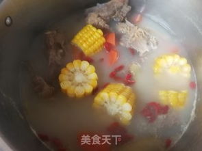 胡萝卜玉米猪颈骨汤的做法 胡萝卜玉米猪颈骨汤怎么做 一溪月的菜谱 