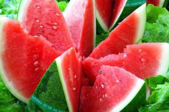 吃西瓜会影响月经推迟吗 月经期间可以吃西瓜吗有什么影响