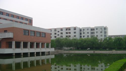 河南经贸职业学院，河南科技学院与河南科技学院新科学院的区别