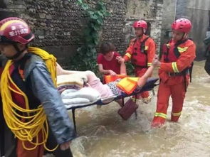 洪水与群众之间,还有我们 浙江各地民警昼夜奋战抢险救灾一线