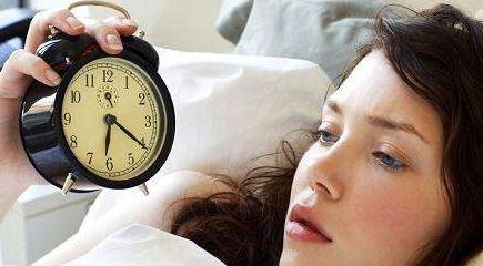 医生直言,晚睡早起对健康危害大,教你4招,还你一个高质量睡眠