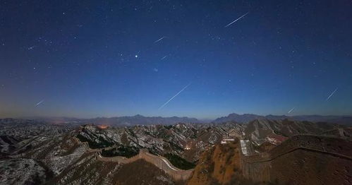 长城上空的象限仪流星雨