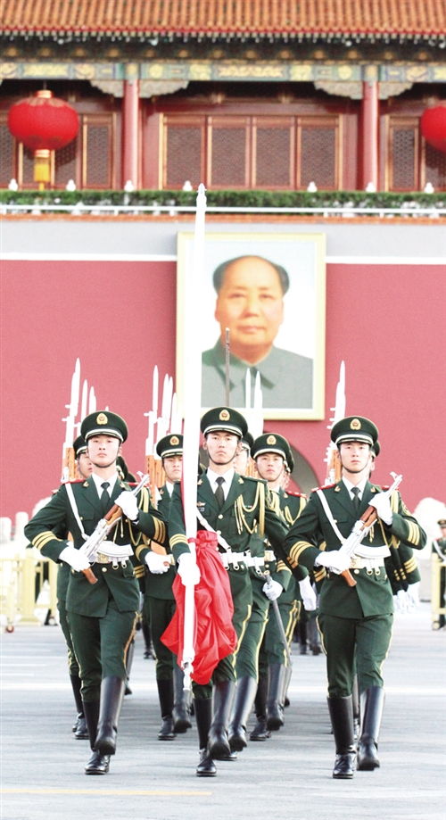 天安门国旗护卫队 你的名字比我生命更重要 