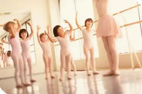 双减 落地,学舞蹈的越来越多,舞蹈老师如何提高自己的教学水平