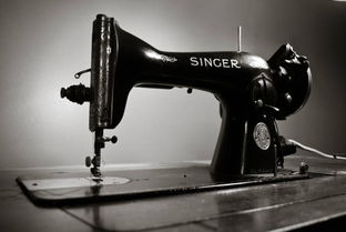 一台叫做SINGER的缝纫机 