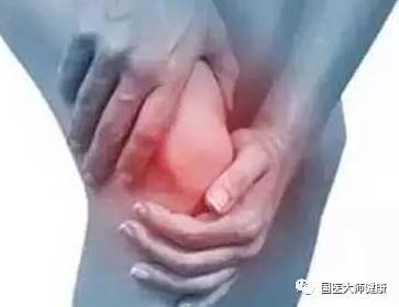 一下雨膝盖钻心疼 骨科主任两招搞定,再也不担心要坐轮椅