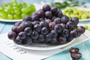 为什么少吃夏黑葡萄 女生为什么要少吃葡萄