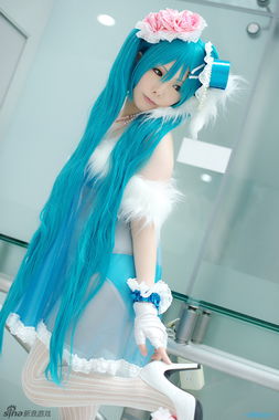 初音贵族服装唯美COS 看连衣裙里是什么 