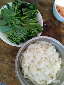 炒河粉的家常做法,炒河粉是一道经典的中国菜肴，以其爽滑多汁、鲜香可口的