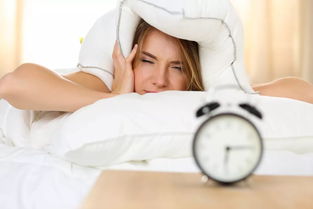 睡觉光做梦眼睛肿胀,1. 睡眠质量不好：如果你在睡觉时经常做梦，这通常意味着你的睡眠质量不好