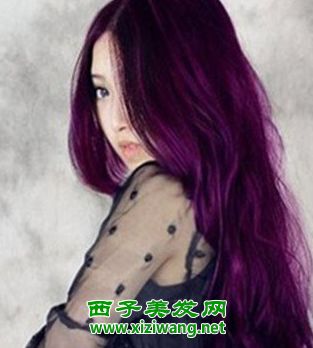 女生紫红色长发发型图片 优雅可爱感觉人人爱 