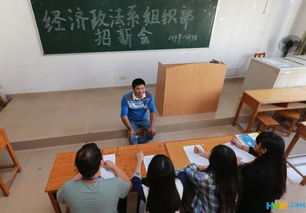 广西桂林 坚强男孩爬着上大学 