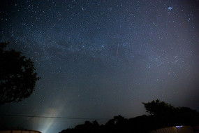 满天繁星的夜空划过流星下载 2790343 