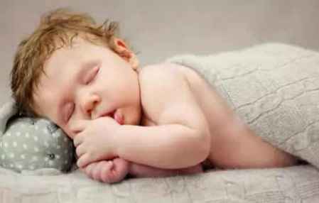 小孩睡觉出汗是什么原因 小孩子睡觉老出汗
