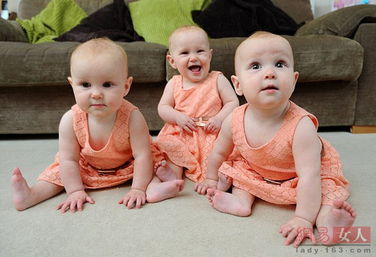 英国父母出妙招 靠脚趾甲油颜色区分三胞胎 