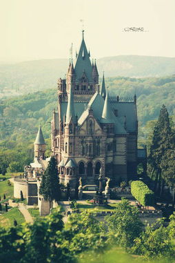 我想有个城堡,里面住着守望我的王子