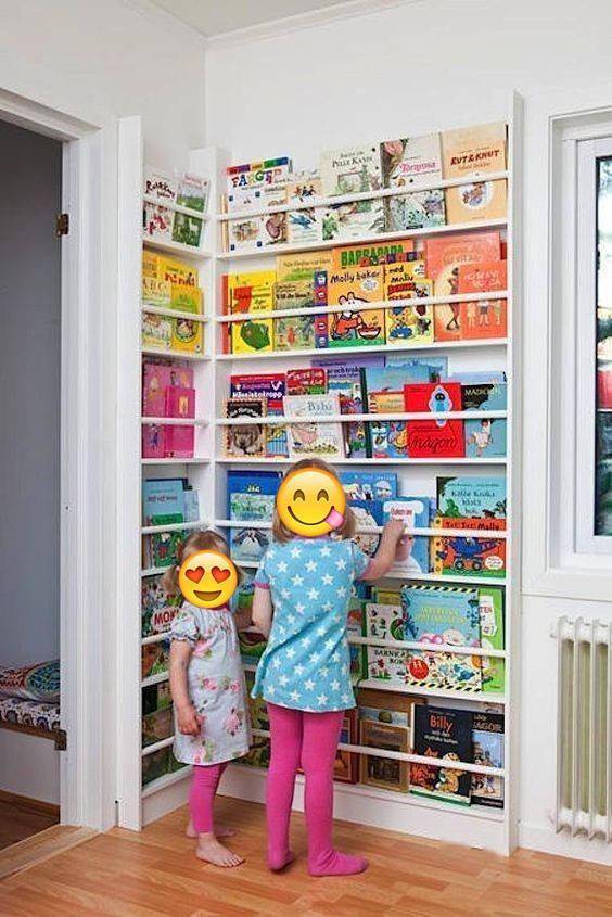 墙面死角浪费可惜,她家装个5公分L型置物架,当儿童阅读区刚好