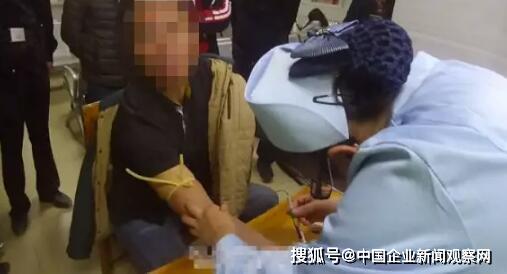 又见路怒 男司机竟把女司机打到晕厥 一查发现事不简单