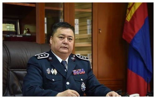 蒙古国警察总局局长包勒德,简历 制服 警衔和勋章