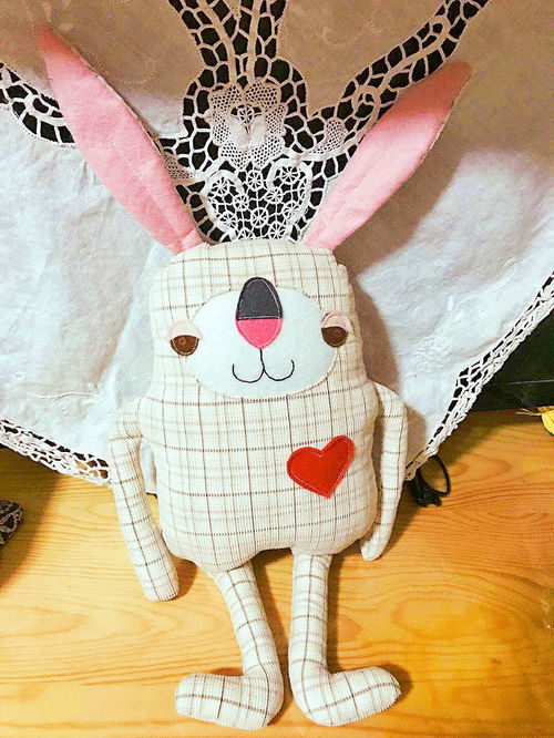 可爱小兔子手工布偶DIY制作教程