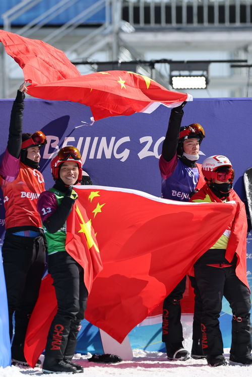 北京冬残奥会残奥单板滑雪男子障碍追逐 中国队包揽前三名
