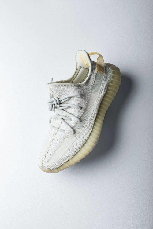 纯白秒变糖果色 首款变色 Yeezy 350 好看又好玩 登记最后一天