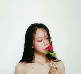 女人与玫瑰