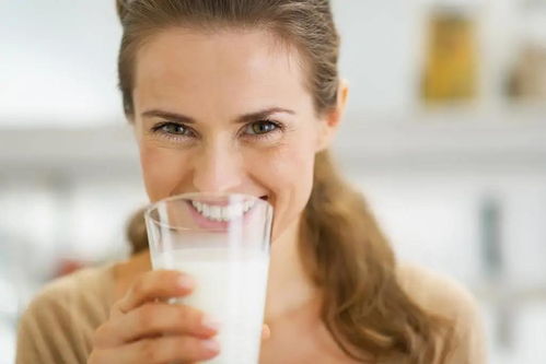 知俏 谁说减肥不能喝牛奶 牛奶只要这样喝,快速 暴瘦
