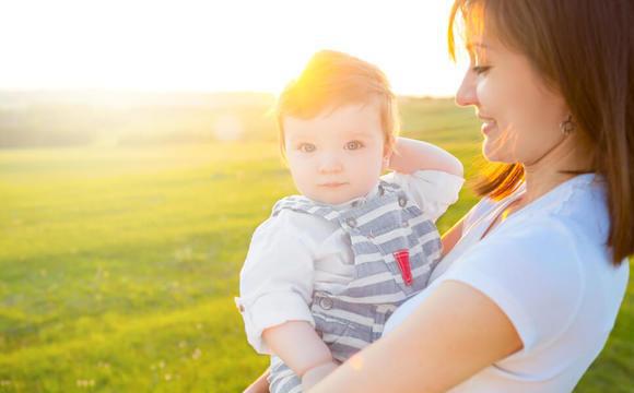 美国儿科学会 母乳喂养的新生儿不要喝水,但是一定补充维生素D