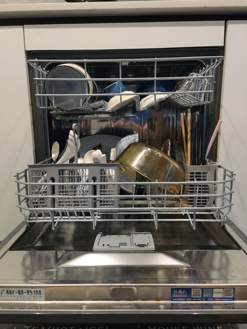 洗碗机用前需要清理盘子吗(用洗碗机前需要冲洗碗吗)