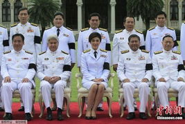 英拉率泰国新一届内阁宣誓就职 
