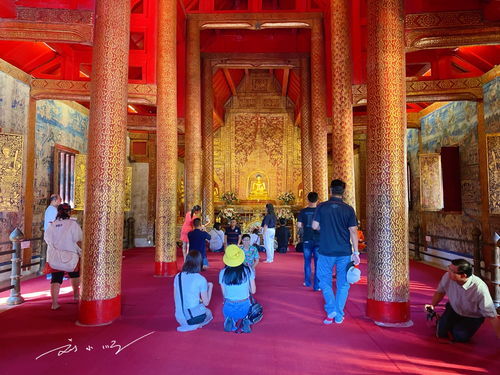 泰国寺庙 最奇怪 的规定,不穿拖鞋好麻烦,中国游客 佛祖见谅