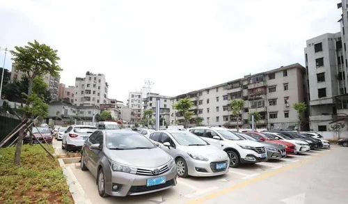 东莞市凤岗镇体育馆停车场要不要收费(凤岗康佳路停车场收费标准)