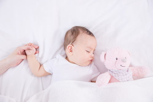 四岁小孩晚上睡觉老是磨牙是什么原因（四岁小孩晚上睡觉老是磨牙是什么原因造成的）