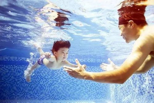 小宝宝游泳视频,为你的宝贝有没有限定欢乐:宝宝游泳视频