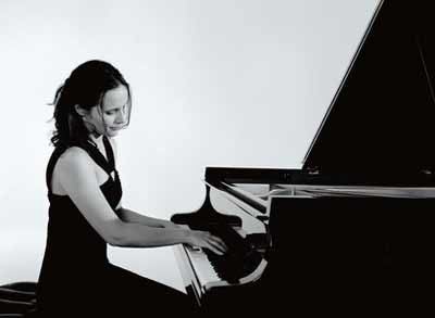 专访法国钢琴家埃莱娜 格里莫 音乐改变了我 