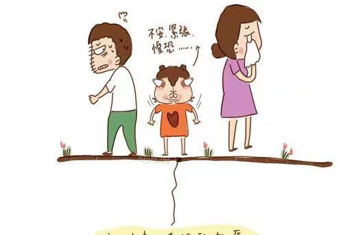 爸妈要离婚,女孩当街哭的撕心裂肺,哭喊 我要妈妈