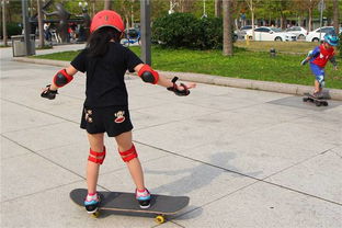 儿童滑板体验课 暑假带孩子玩点新鲜的