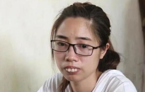 30岁女孩因相貌不好无人爱,后参加整容节目,网友称她像换了个头