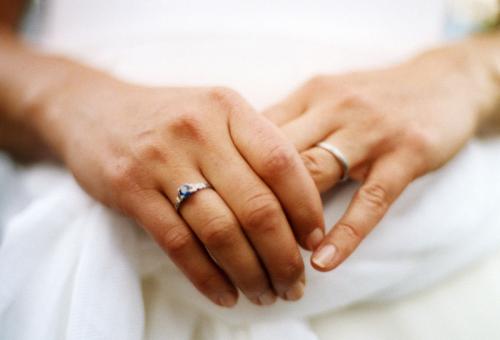 十指戒指代表什么意思,6000万的红宝石戒指，戴在手上是什么感觉？