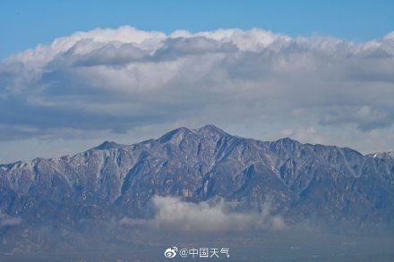 石泰山峰简介,石泰山峰：气势磅礴的壮丽奇观，大自然的杰作,第1张