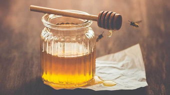 蜂蜜的保质期是多久 为何蜂蜜保质期各不相同，究竟多久的蜂蜜才算过期？ 