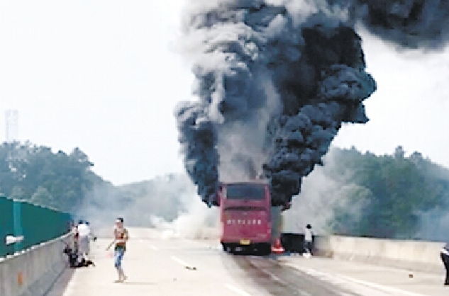 湖南大巴起火,湖南大巴起火事故-第2张图片