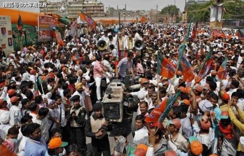 印度超10万农民聚众抗议,27日再举行一次,这下有好戏看了