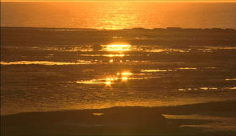 高清动态太阳洒在海面上金色海面2