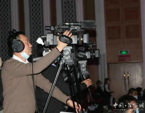 县融媒体中心首次采用多机位拍摄方式圆满完成2021年新年文艺晚会现场录制